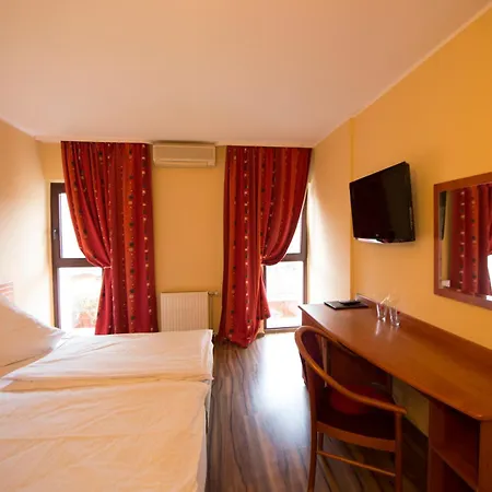 Perla Corp B Hotell 3*